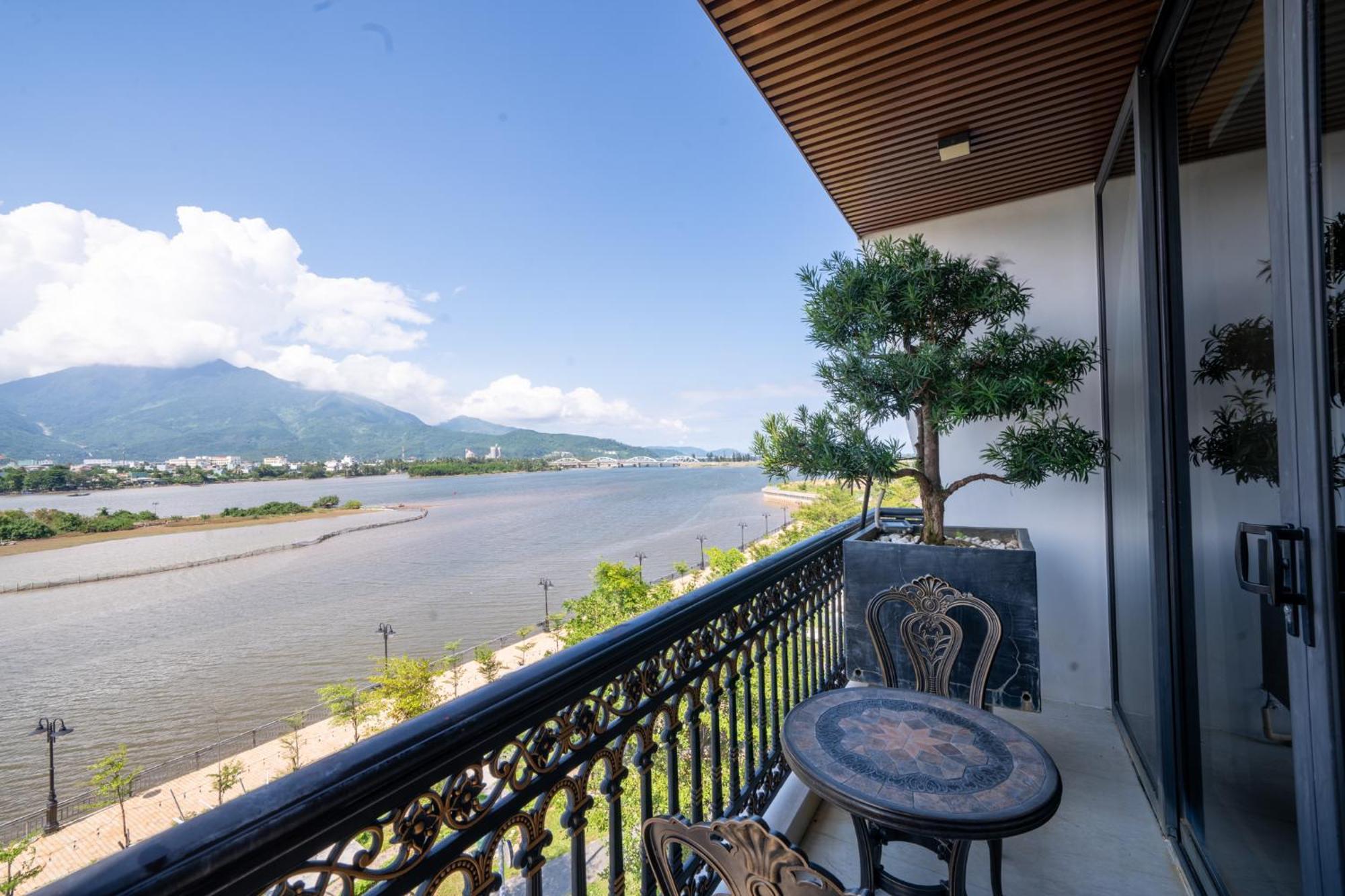 Cami Riverside Resort Da Nang Exterior photo